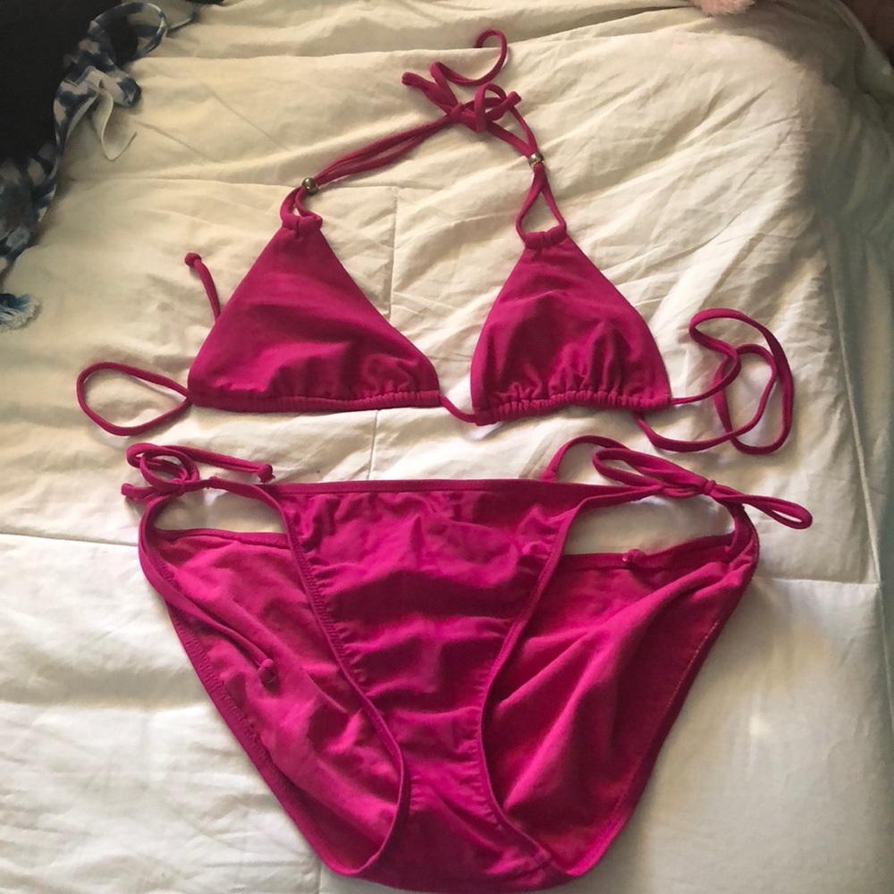 Pink bikini!